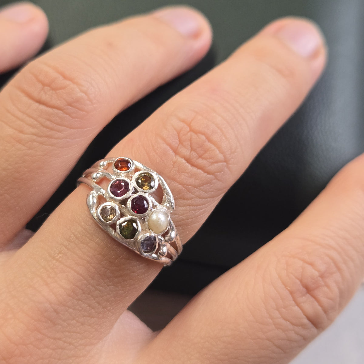 HR0013 8-Piece Organic Sapphire Cluster Ring Sri Lanka Silver