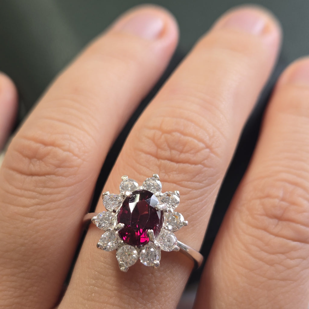 HR0004 Oval Red Garnet Ring Sterling Silver Sri Lanka Gem