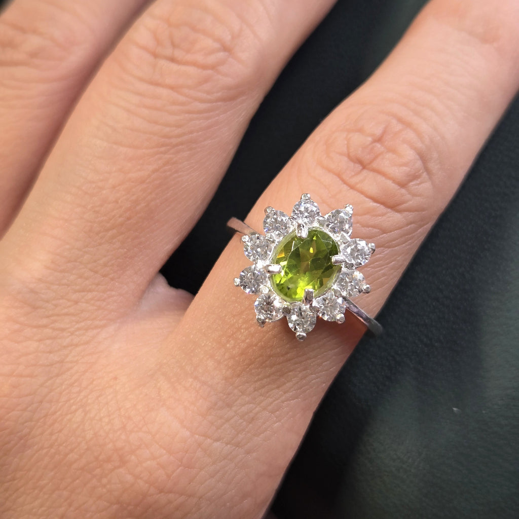 HR0002 Green Peridot Floral Ring 925 Silver Sri Lanka Gem