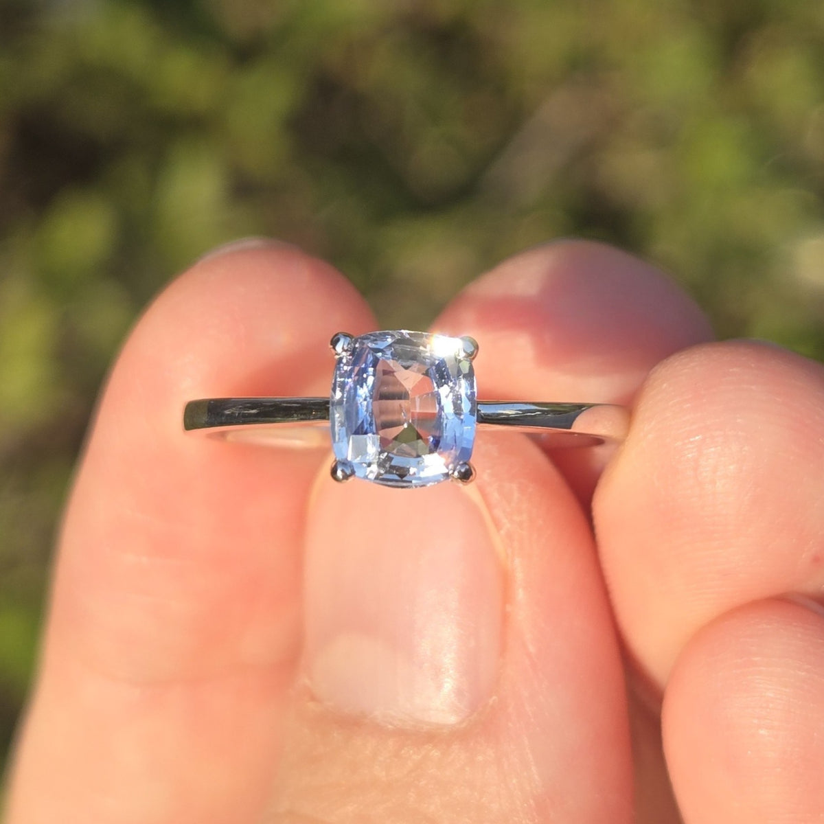 RIP001 1.1ct Colorless Sapphire Platinum Ring - Size 16 (3.07g)