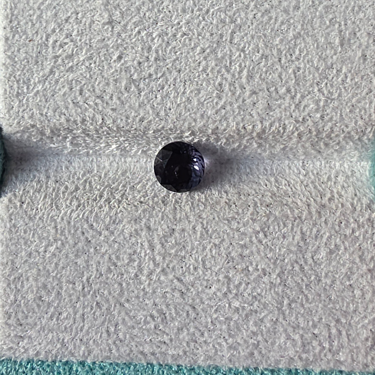 SP0001 2.47ct Dark Grape Spinel - Round Brilliant Brilliance
