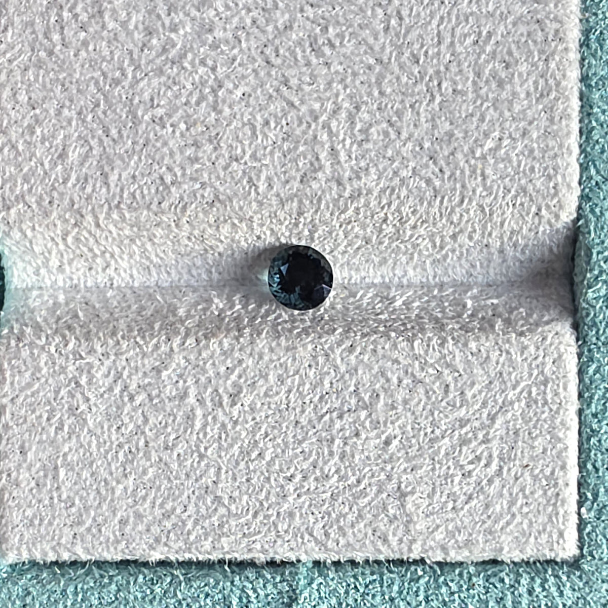 SP0004 Dark Blue Spinel Round 1ct - 5.7x5.7x4.6mm