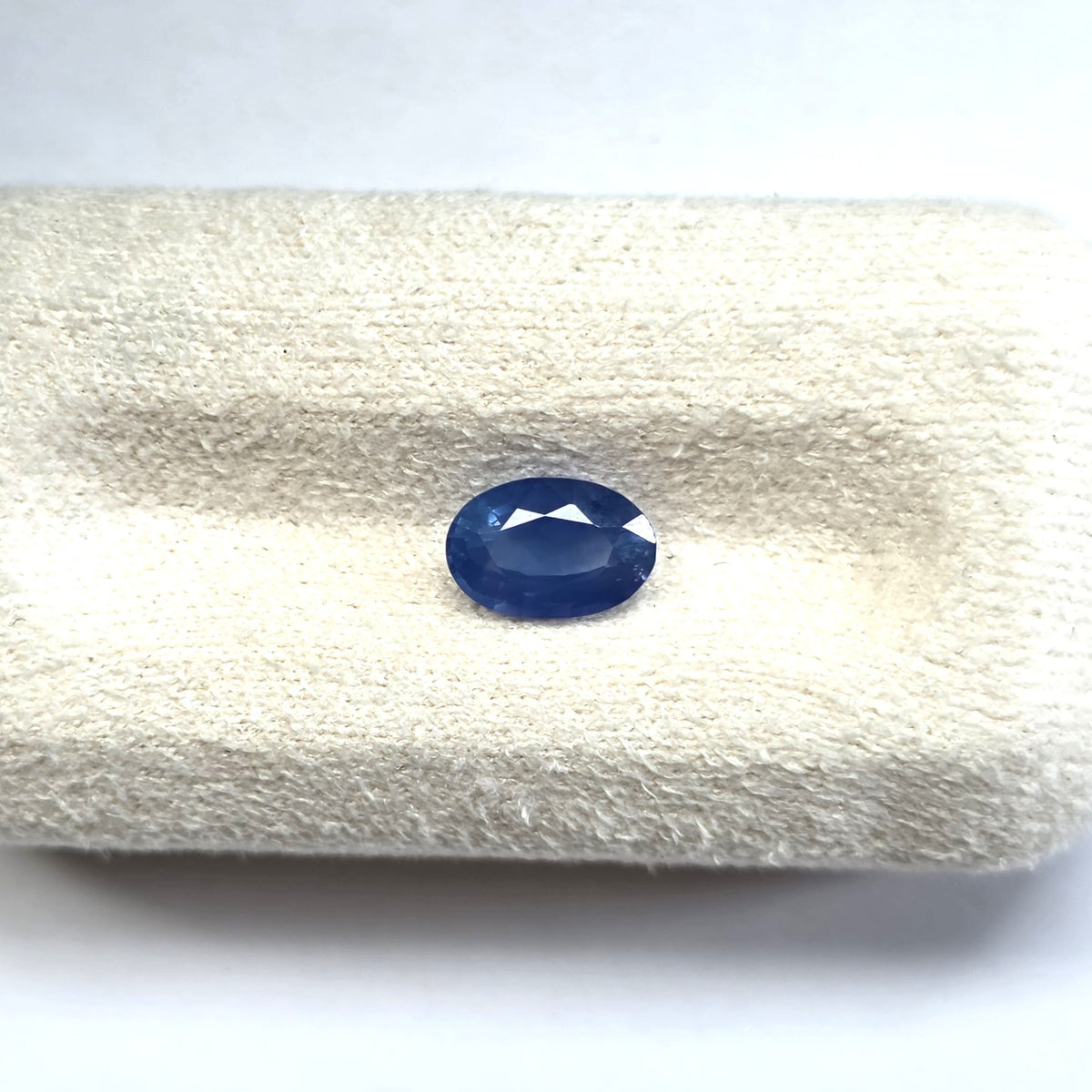 BS2607 0.81 Ct Natural Blue Sapphire, Oval, Sri Lanka