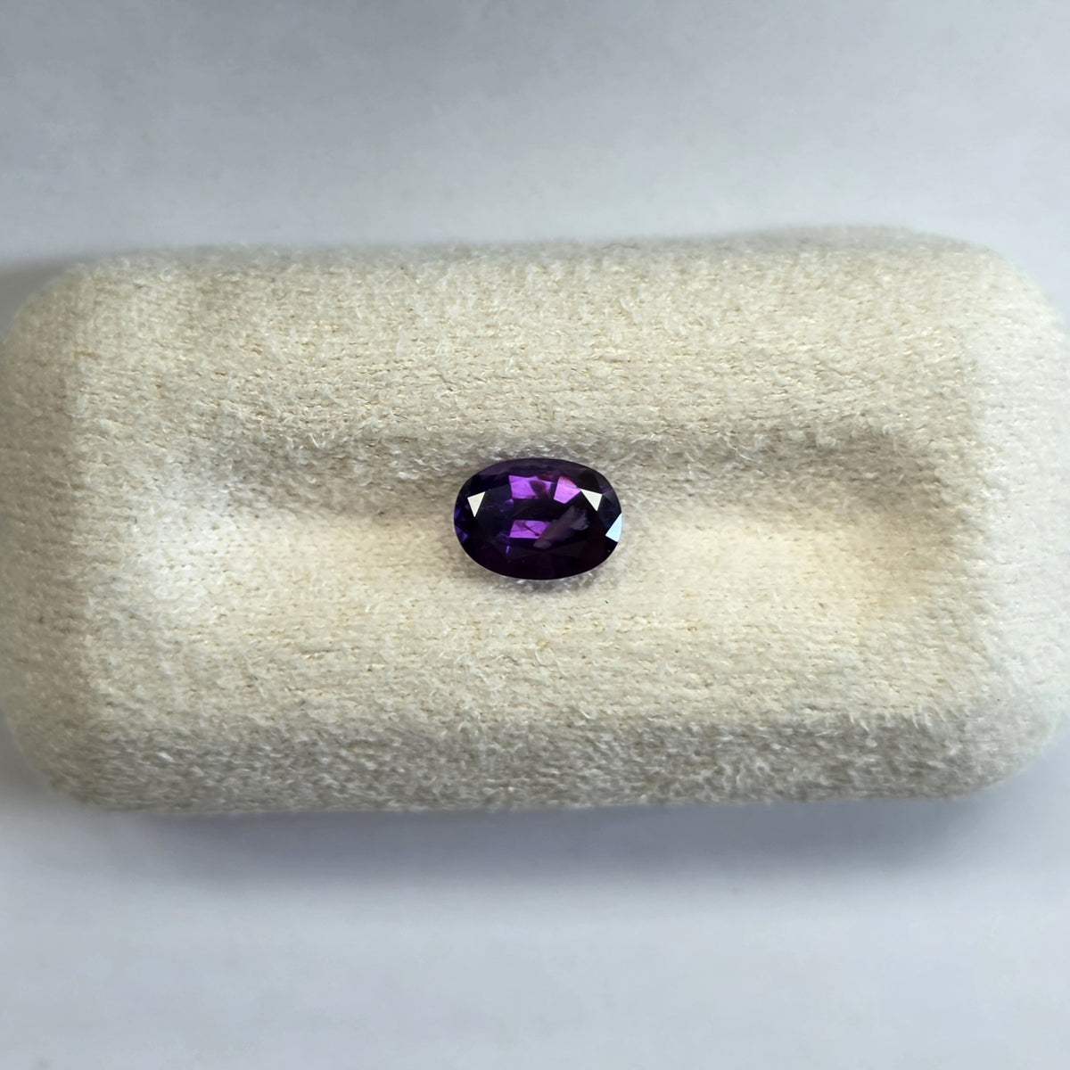 FS2617 0.72 Ct Natural Purple Sapphire, Oval, Sri Lanka