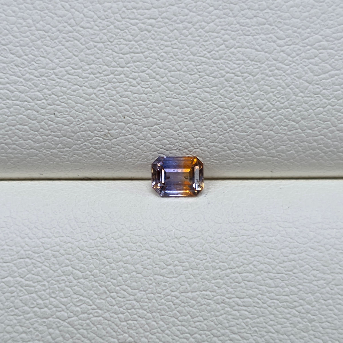 FS2618 0.56 Ct Natural Bi-Color Sapphire, Sri Lanka