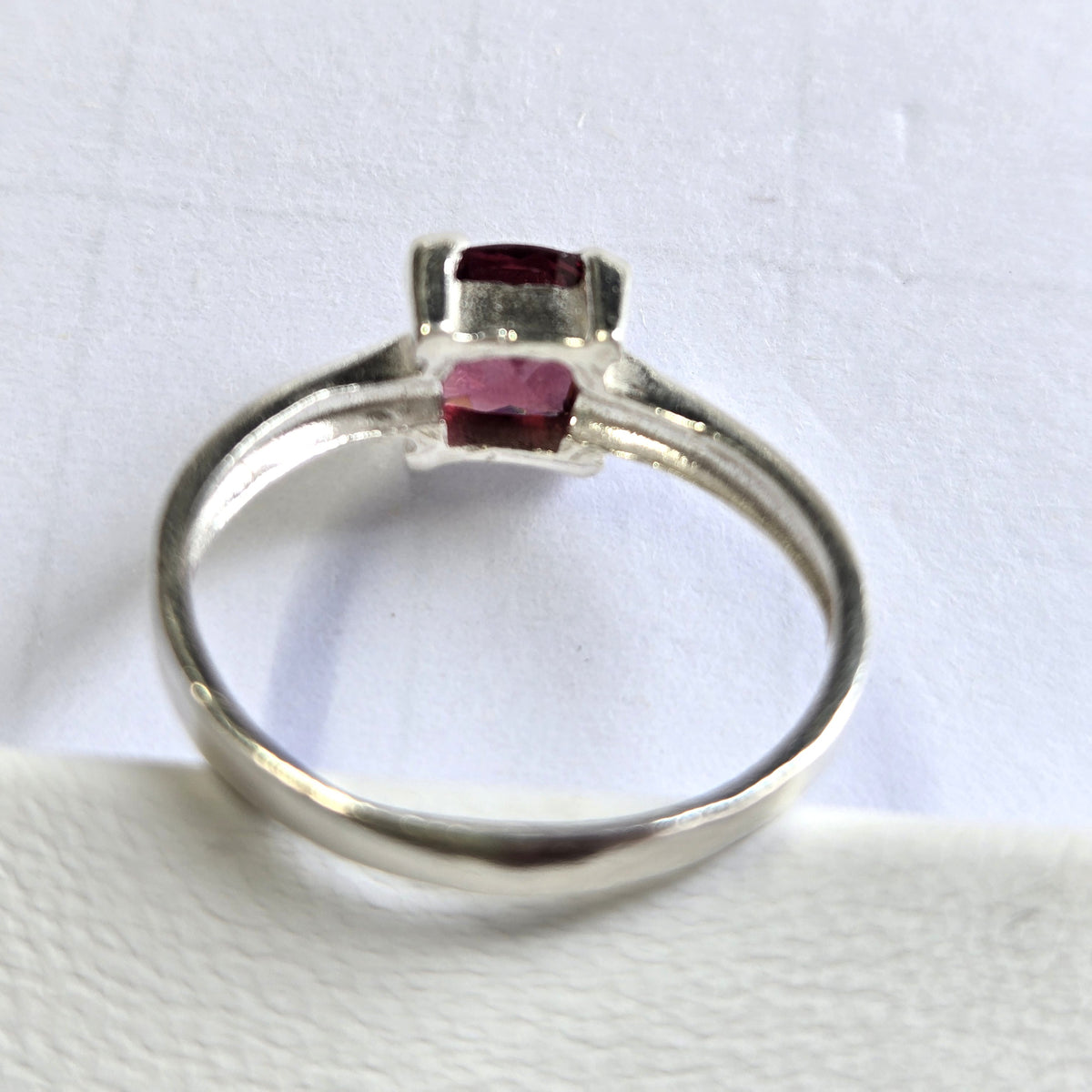 HR0007 Solitaire Red Garnet Ring 925 Silver Sri Lanka Gem
