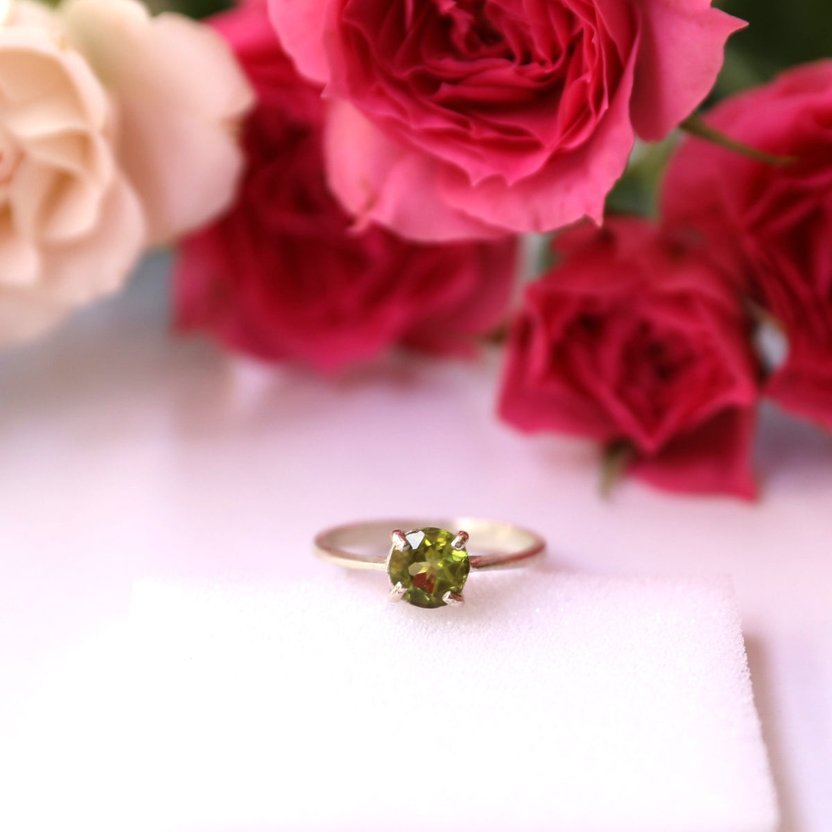 HR0006 Dainty Green Peridot Ring 925 Sterling Silver