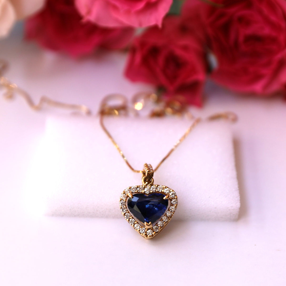 NEG001 3.95ct Heart-Shape Ceylon Sapphire & Diamond 18K Gold Necklace