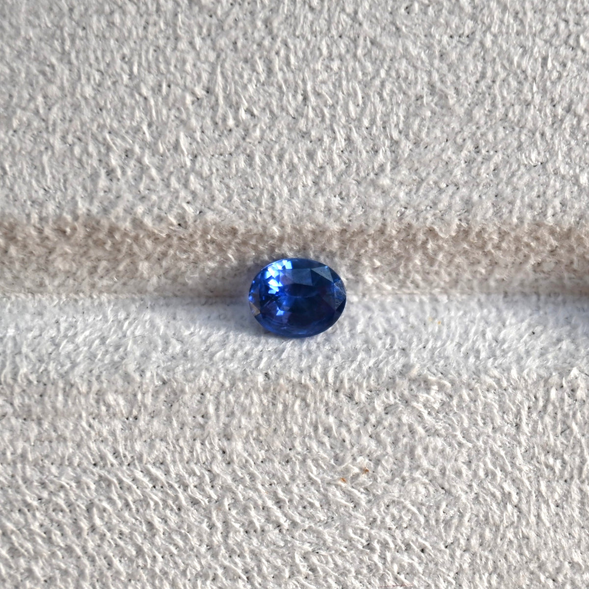 SA0002 1.25ct Oval Cut Natural Blue Sapphire from Sri Lanka