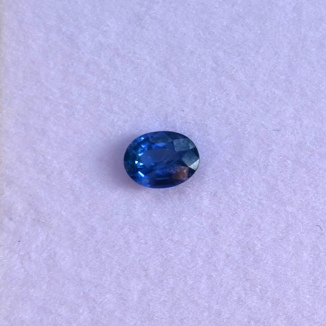 SA0008 0.99ct Royal Blue Sapphire Oval - Ethically Sourced