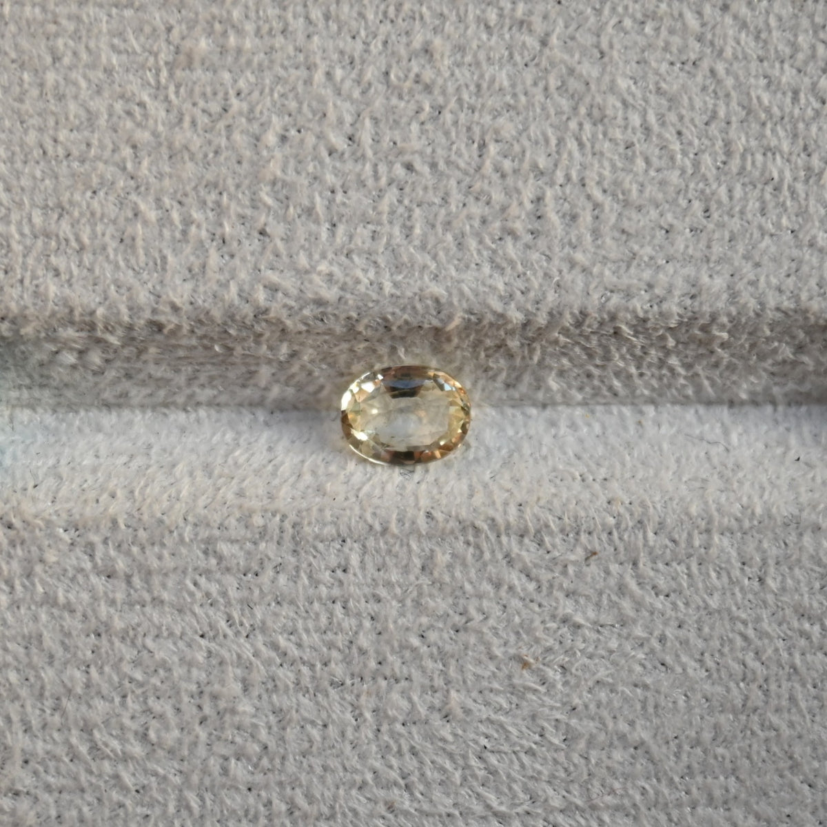 SAY005 1.15ct Sun-Kissed Yellow Sapphire Oval - Sri Lanka
