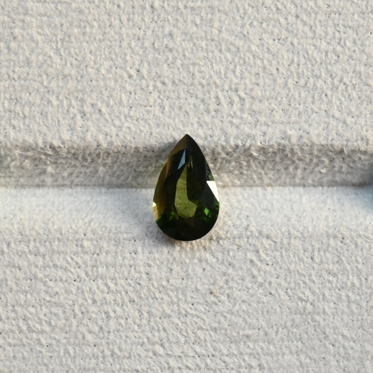 ZI0002 4.24ct Natural Sri Lankan Green Teardrop Zircon Loose Gemstone