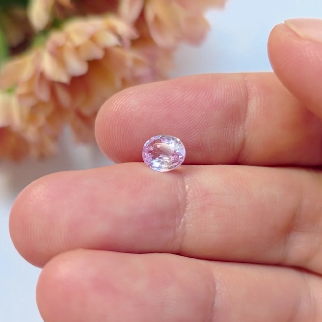 FS2610 1.06 Ct Natural Light Pink Sapphire, Oval, Sri Lanka