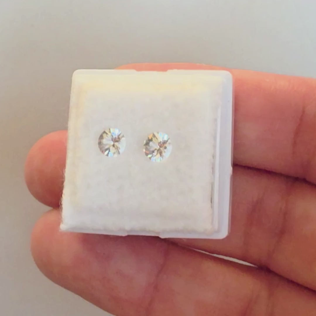 SAL004 0.91ct Colorless Sapphire Matched Pair - Round Cut