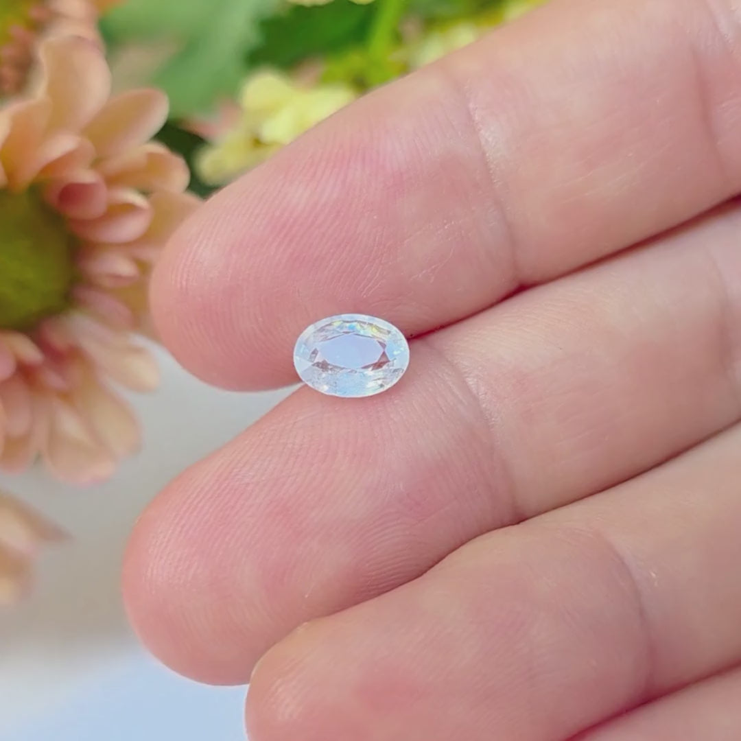 FS2609 1.10 Ct Natural White Sapphire, Oval, Sri Lanka