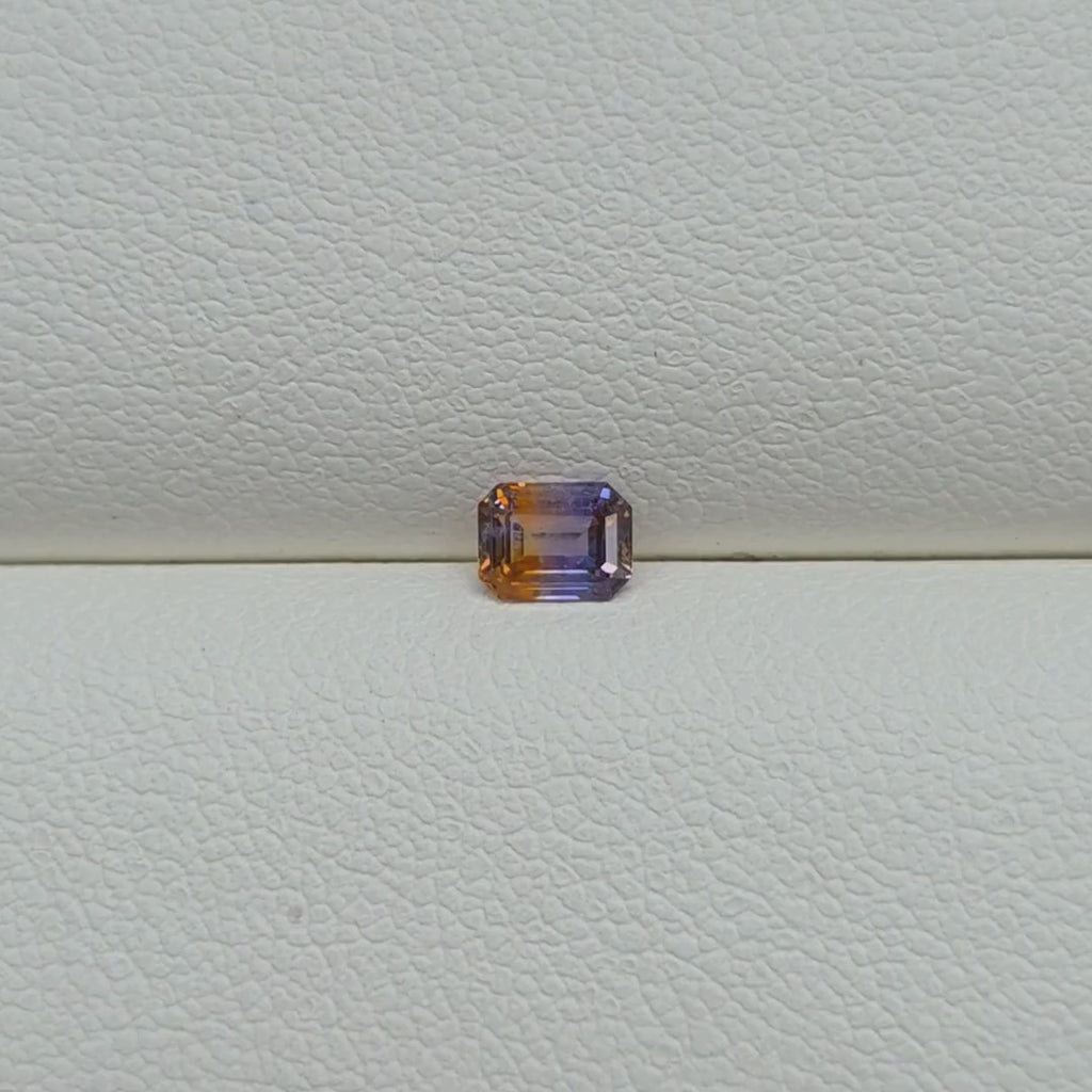 FS2618 0.56 Ct Natural Bi-Color Sapphire, Sri Lanka