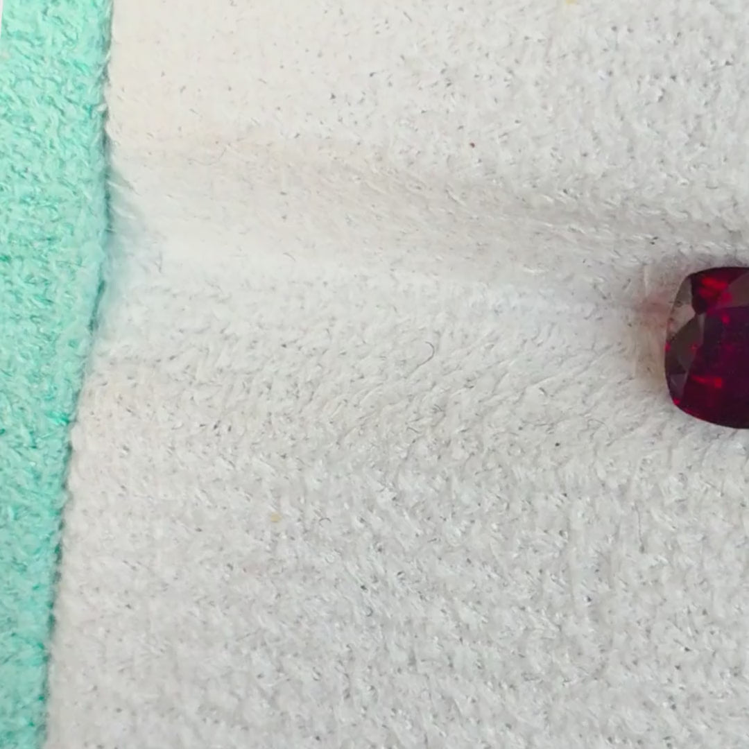 SP0002 2.04ct Flame Red Garnet Square - Vivid Ceylon Gem
